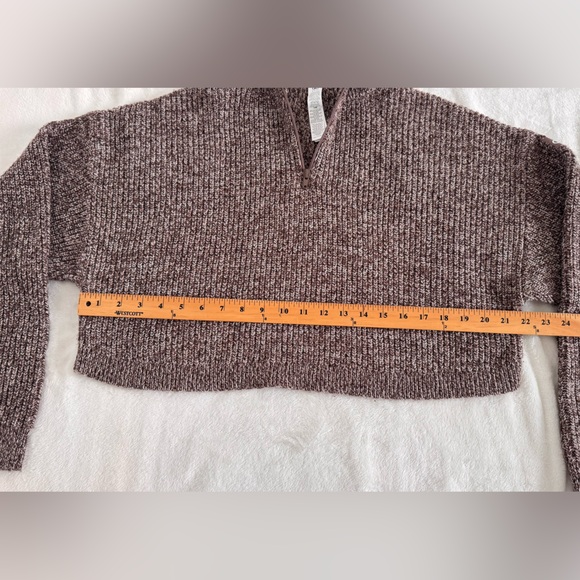 Alo Size Small Brown/white blend crop top long sleeve sweater - Picture 6 of 10